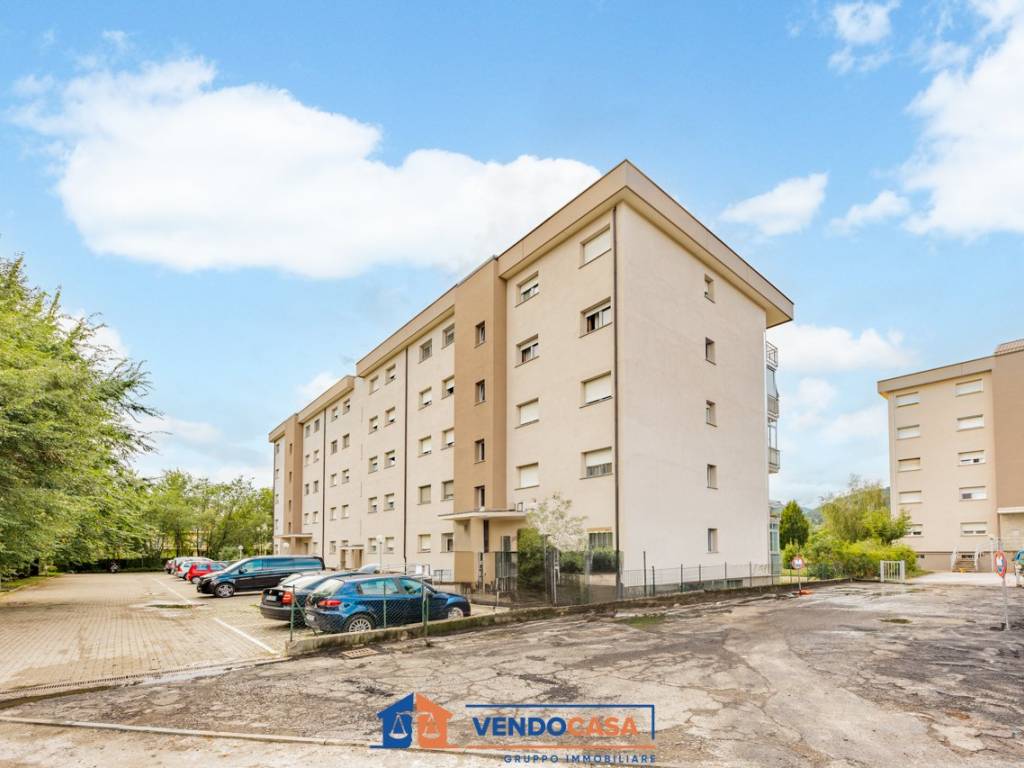 appartamento in vendita a Pinerolo in zona Abbadia Alpina
