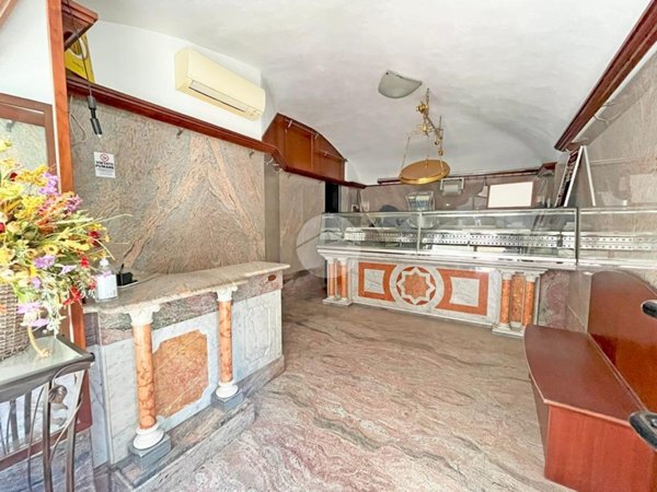 locale commerciale in vendita a Pinerolo