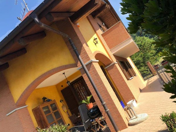 casa indipendente in vendita a Pinerolo in zona Abbadia Alpina