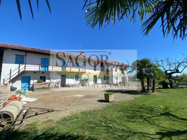 casa indipendente in vendita a Pinerolo in zona Baudenasca