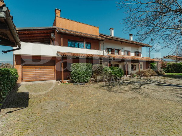 casa indipendente in vendita a Pinerolo