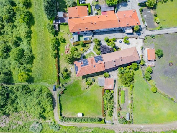 casa indipendente in vendita a Pinerolo in zona Baudenasca