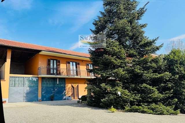 casa indipendente in vendita a Pinerolo in zona Baudenasca