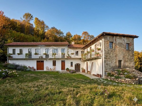 casa indipendente in vendita a Pinerolo
