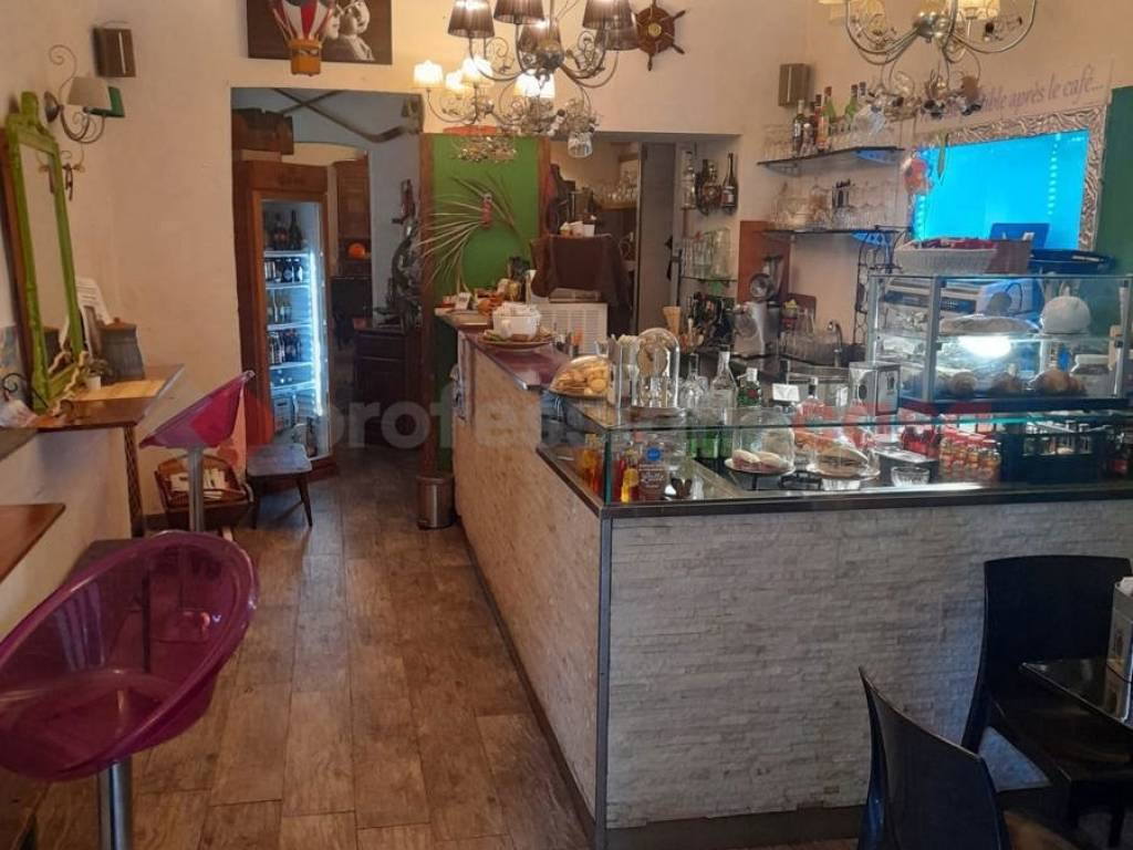 negozio in vendita a Pinerolo