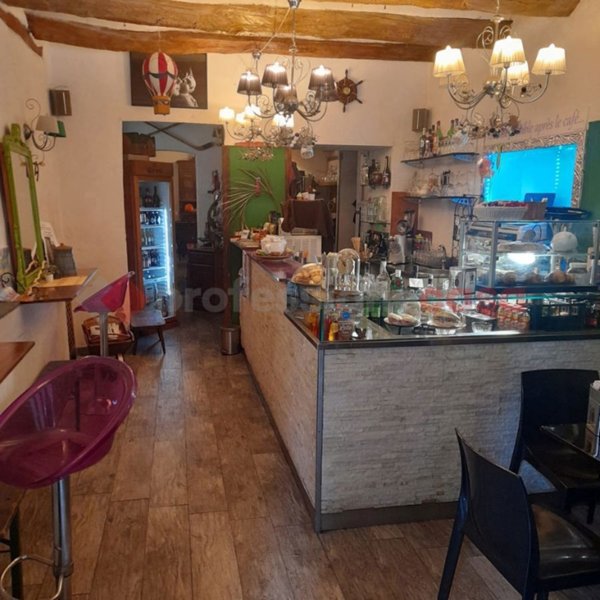 negozio in vendita a Pinerolo