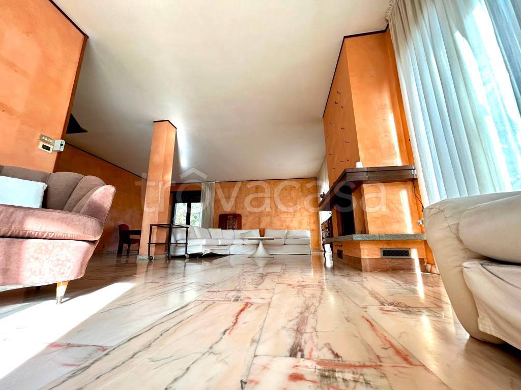 casa indipendente in vendita a Pinerolo