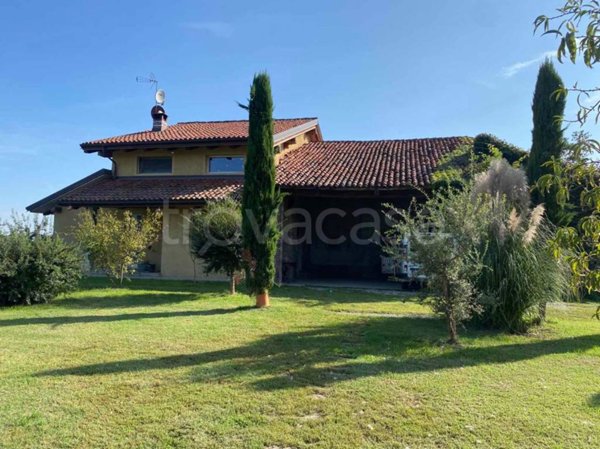 casa indipendente in vendita a Pinerolo in zona Baudenasca