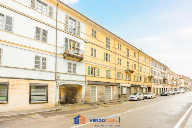 negozio in vendita a Pinerolo