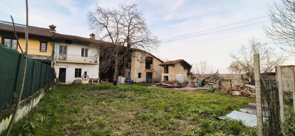 casale in vendita a Pinerolo in zona Riva