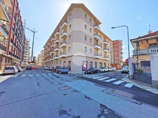 negozio in vendita a Pinerolo