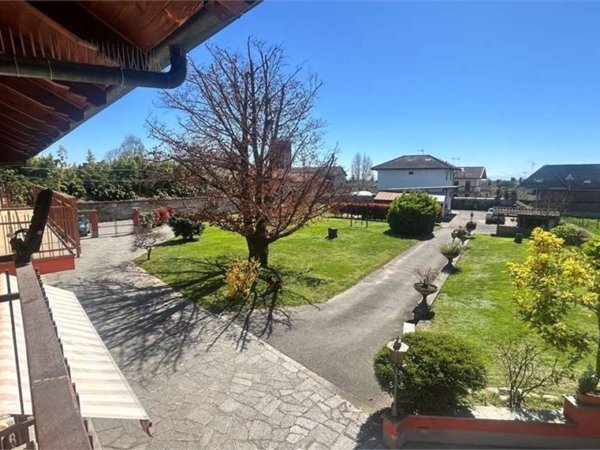 casa indipendente in vendita a Pinerolo in zona Riva