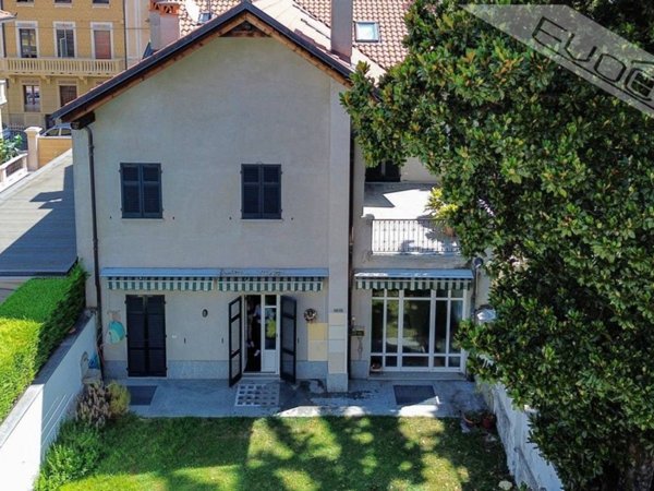 casa indipendente in vendita a Pinerolo