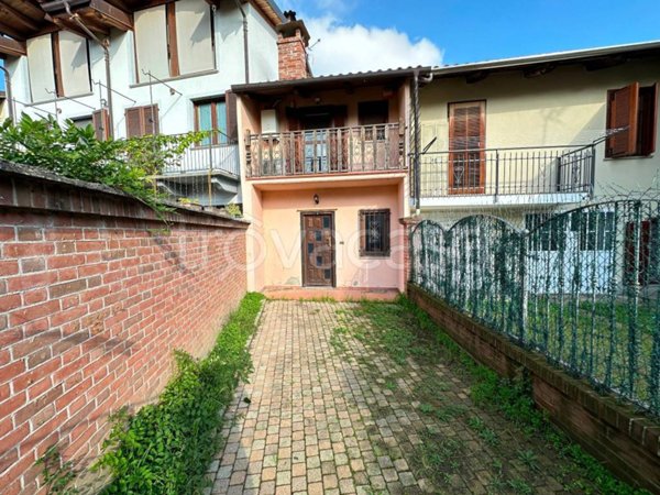 casa indipendente in vendita a Pinerolo in zona Riva