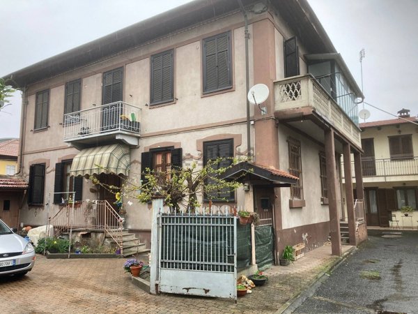 casa indipendente in vendita a Pinerolo
