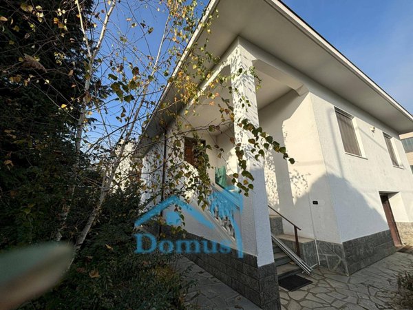 casa indipendente in vendita a Pinerolo in zona Colletto