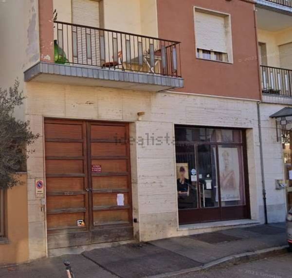 locale commerciale in vendita a Pinerolo