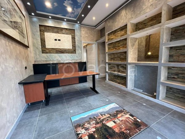 negozio in vendita a Pinerolo