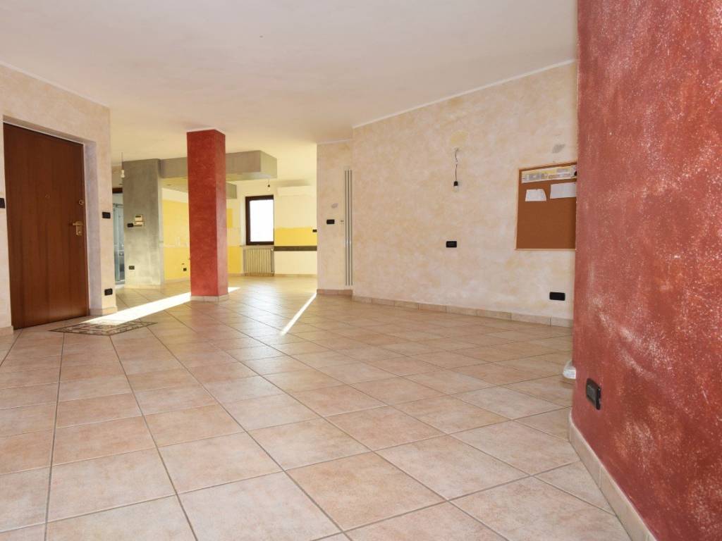appartamento in vendita a Pinerolo in zona Baudenasca
