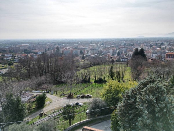casa indipendente in vendita a Pinerolo
