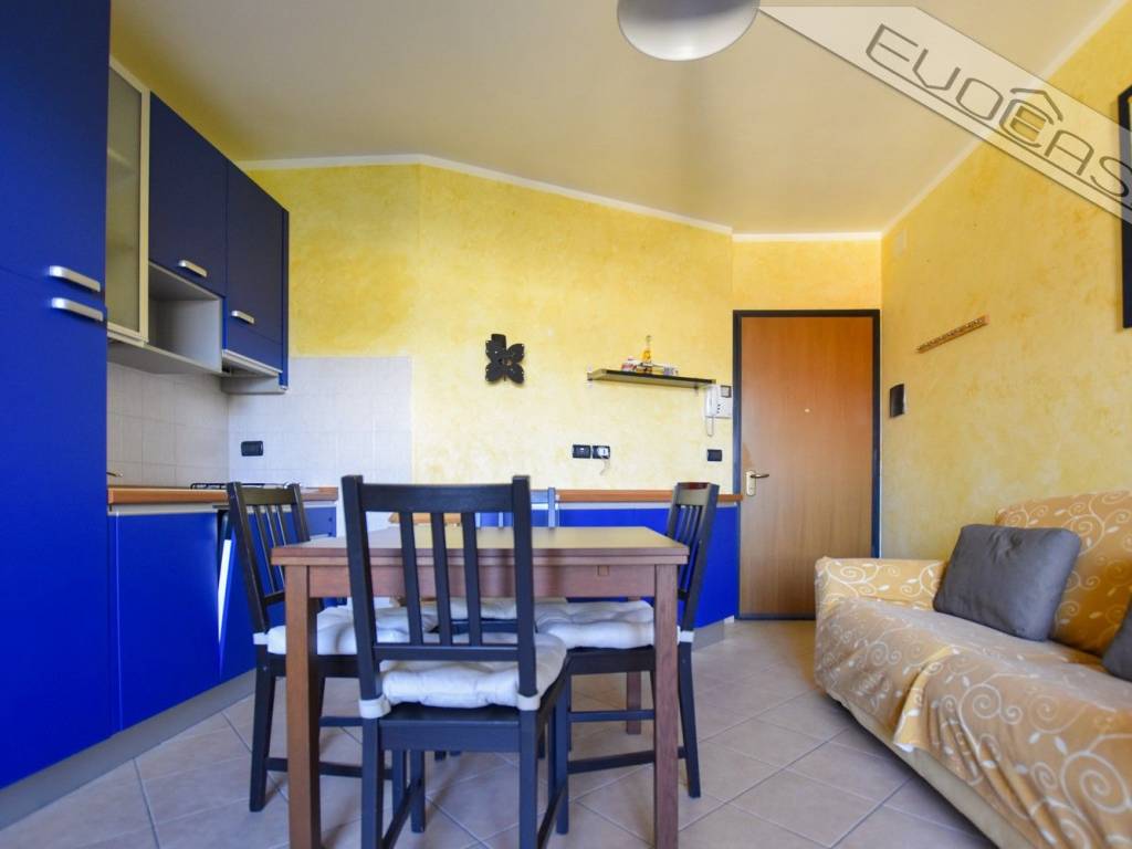 appartamento in vendita a Pinerolo in zona Baudenasca