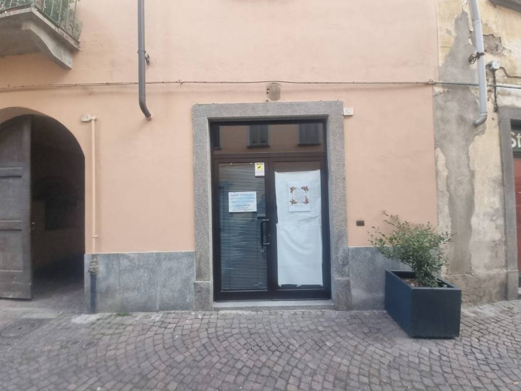 negozio in vendita a Pinerolo