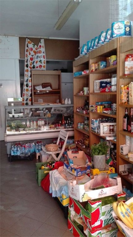 negozio in vendita a Pinerolo