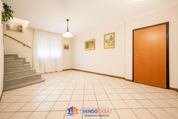 appartamento in vendita a Pinerolo in zona Baudenasca