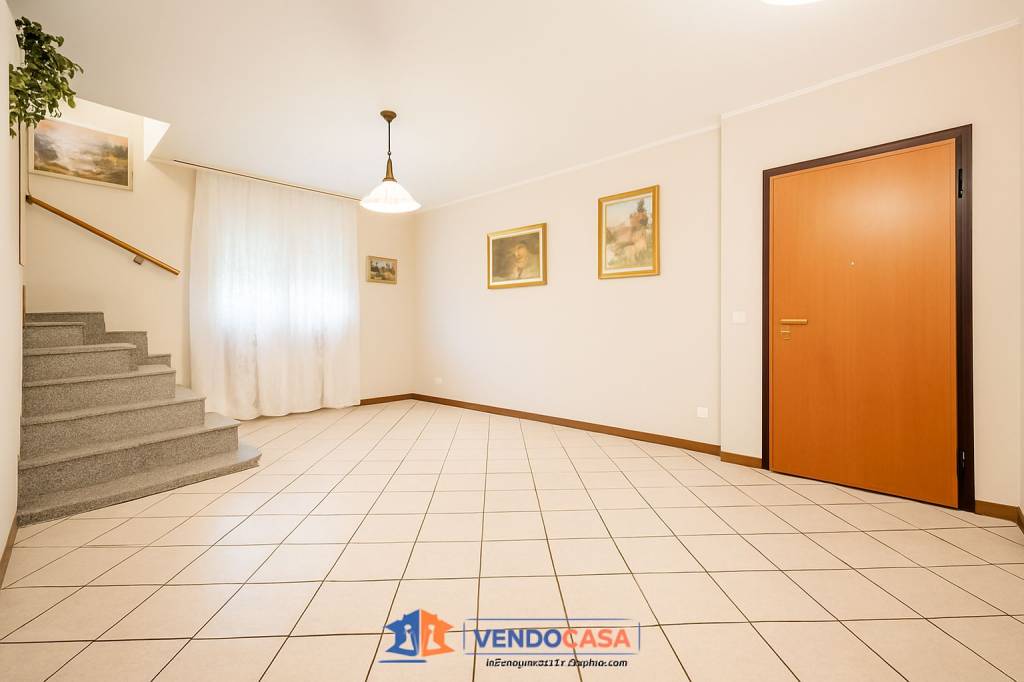 appartamento in vendita a Pinerolo in zona Baudenasca