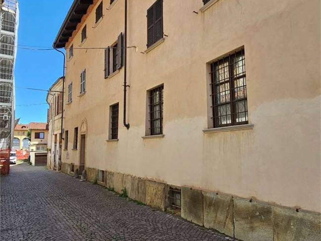 locale di sgombero in vendita a Pinerolo