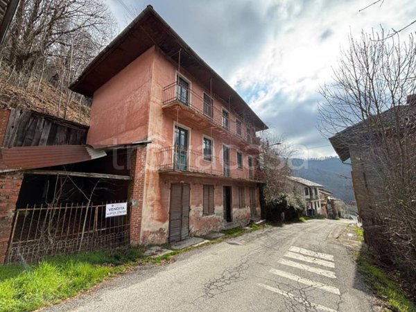casa indipendente in vendita a Pinerolo in zona Talucco