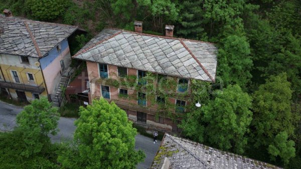 casa indipendente in vendita a Pinerolo in zona Talucco