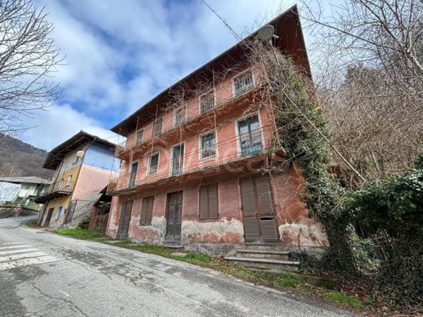 casa indipendente in vendita a Pinerolo in zona Talucco
