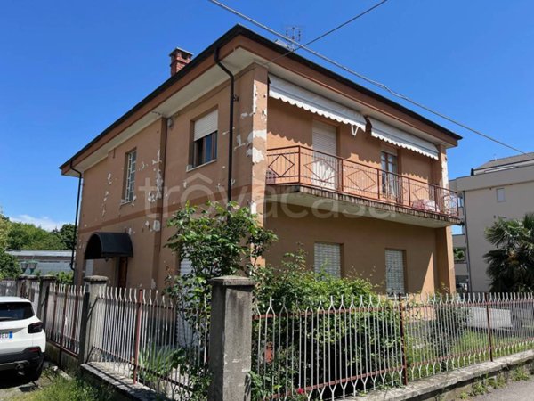 casa indipendente in vendita a Pinerolo