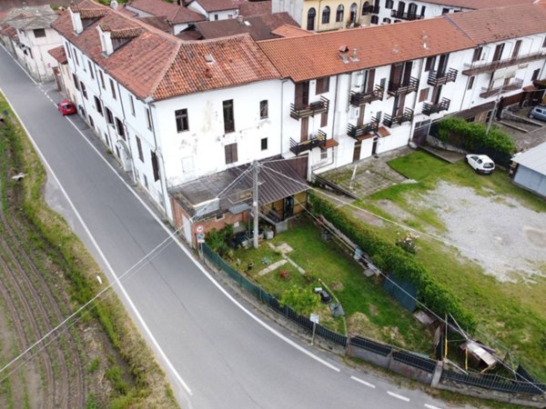 casa indipendente in vendita a Pinerolo in zona Baudenasca