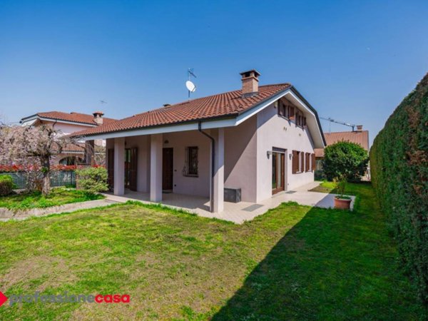 casa indipendente in vendita a Pinerolo in zona Riva