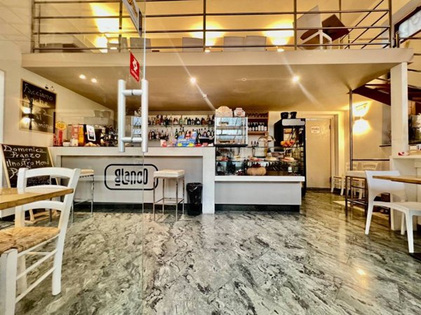 negozio in vendita a Pinerolo