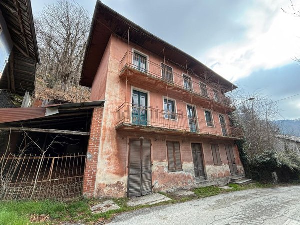 casa indipendente in vendita a Pinerolo
