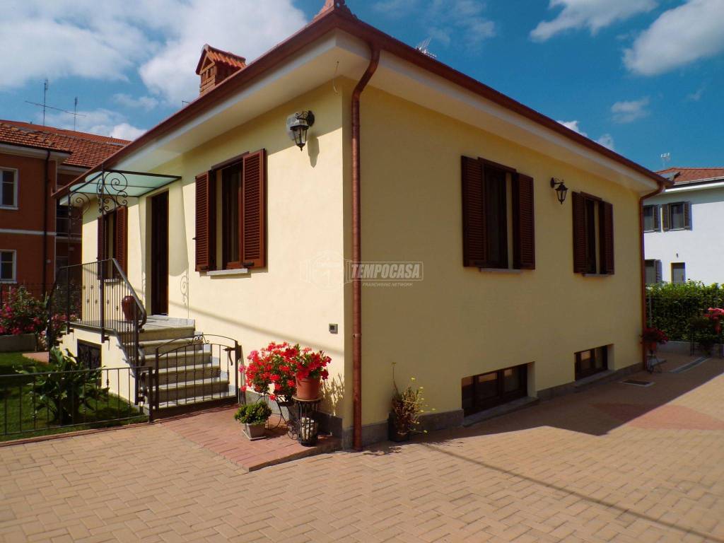 casa indipendente in vendita a Pinerolo