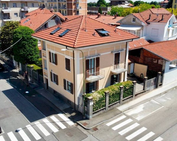 casa indipendente in vendita a Pinerolo