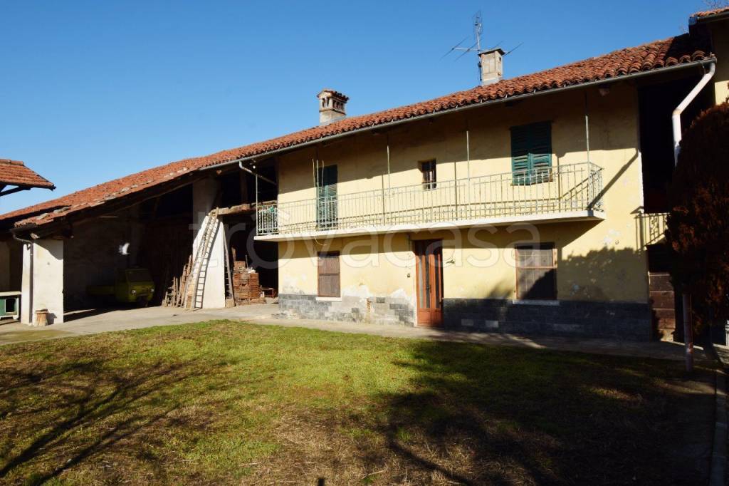 casa indipendente in vendita a Pinerolo in zona Baudenasca