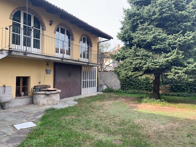 appartamento in vendita a Pinerolo in zona Baudenasca