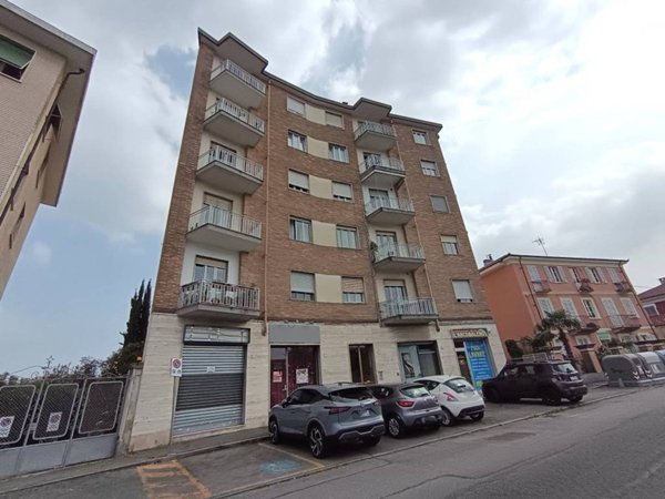 negozio in vendita a Pinerolo
