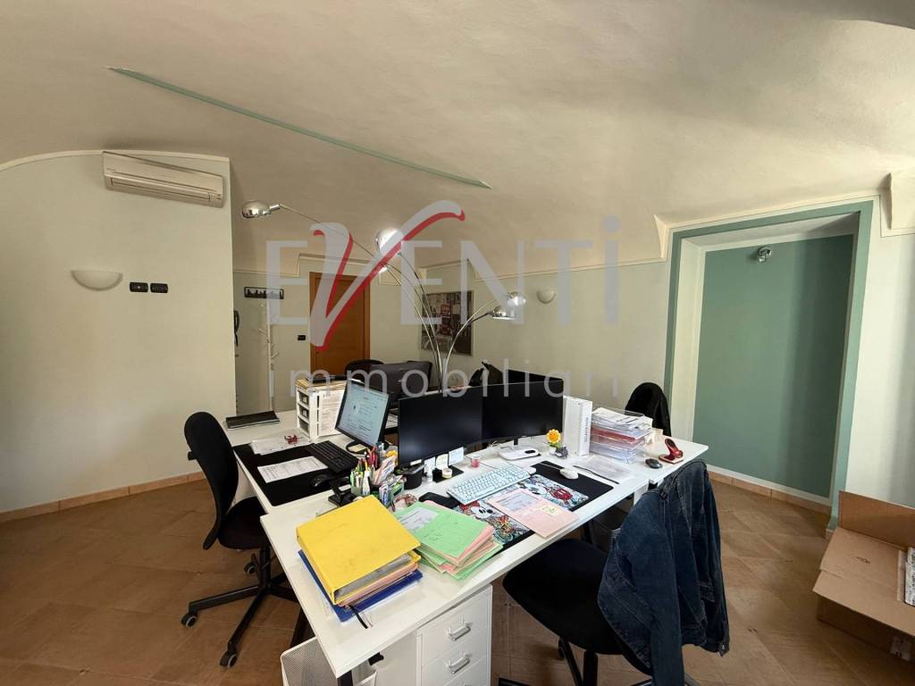 ufficio in vendita a Pinerolo