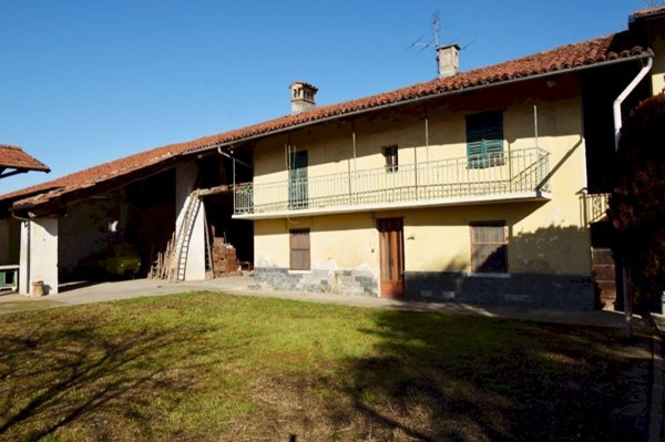 casa indipendente in vendita a Pinerolo in zona Baudenasca