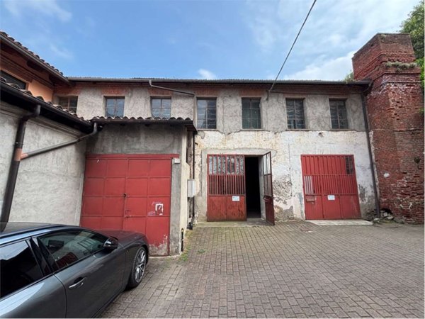 negozio in vendita a Pinerolo