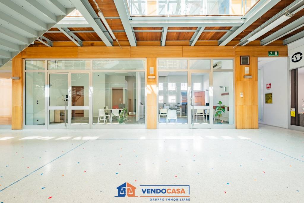 negozio in vendita a Pinerolo