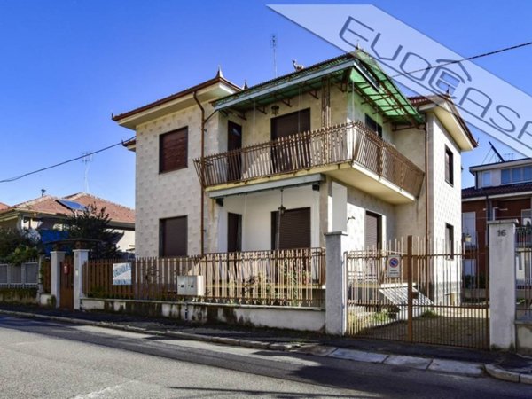 casa indipendente in vendita a Pinerolo
