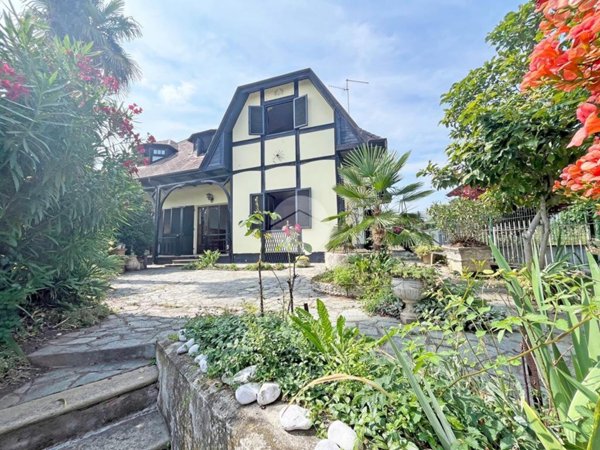 casa indipendente in vendita a Pinerolo in zona Riva