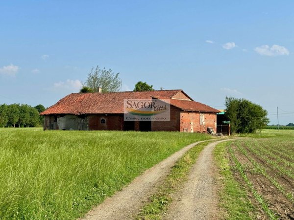 casale in vendita a Pinerolo in zona Baudenasca